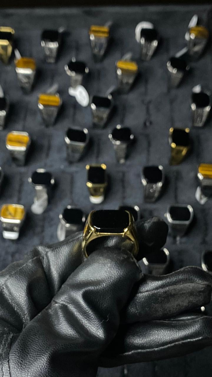 Noir Gold Signet Ring